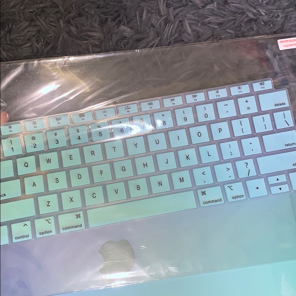 MacBook Air - Picture 2 of 6